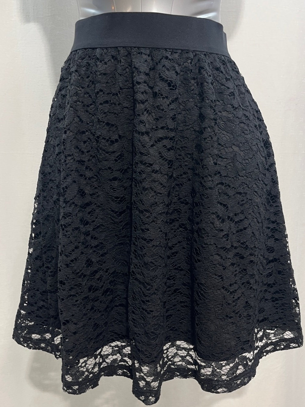 LC Lauren Conrad Black Lace Circle Skirt party date night wedding work 1359